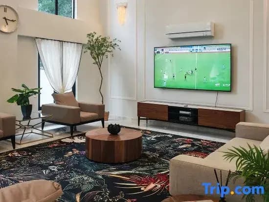NanyangMaison•SemiD•2.5sty•PrivtPool•KTV•85"TV•BBQ - photo 2