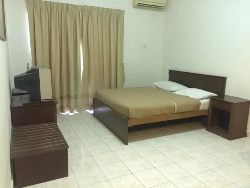 OYO 90301Suria Serv.Aptos@Bukit Merak Laketown Res - photo 2