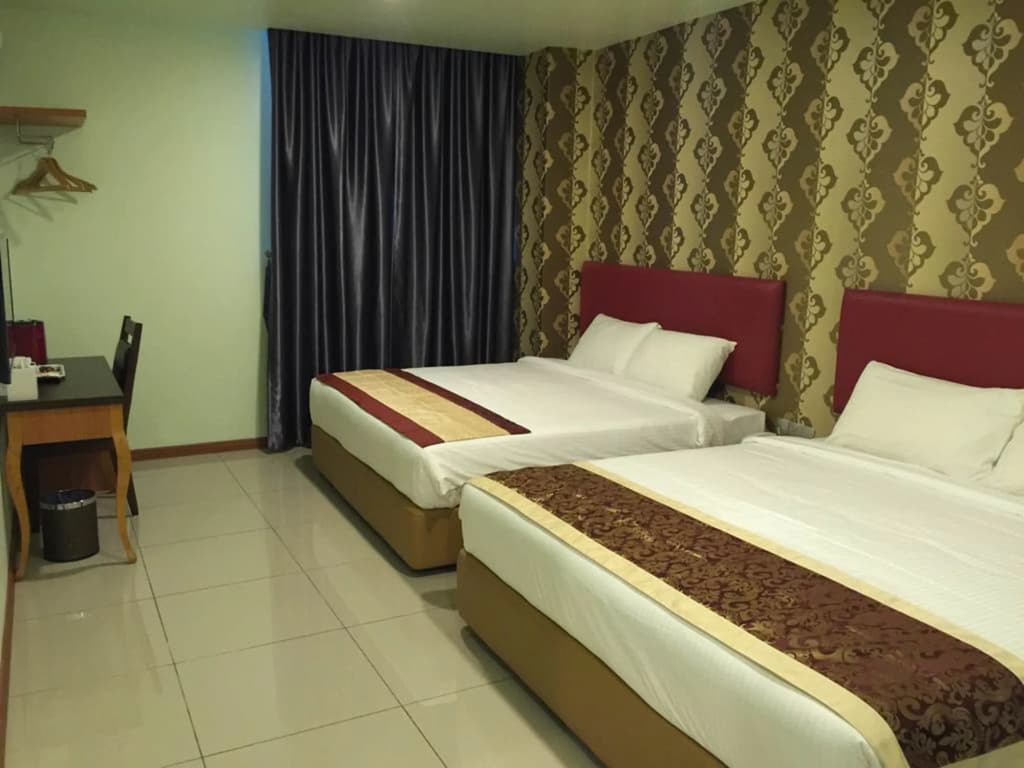 Prince 33 Hotel - photo 6