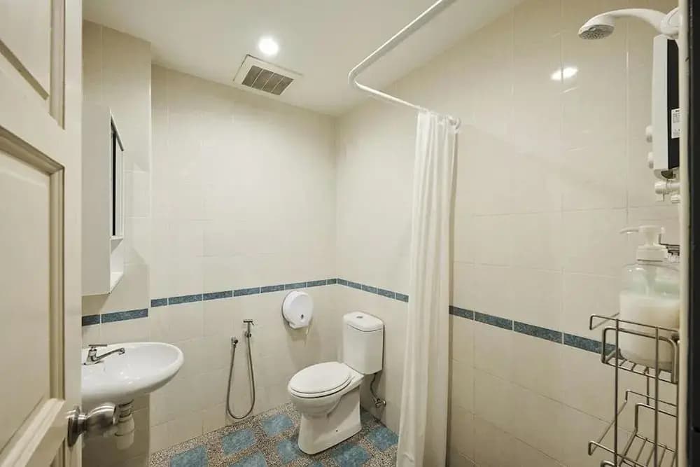 Sleepy Nomad Hostel - photo 9