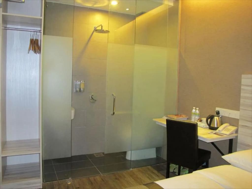 Hotel Austin Paradise Skudai - photo 6