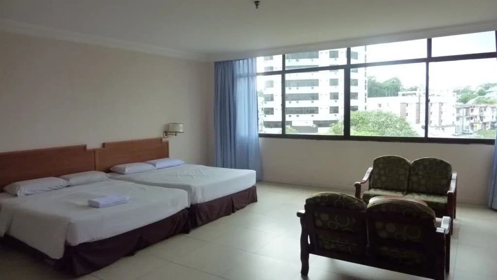 OYO 11342 Liwah Hotel Near Hospital Umum Sarawak - photo 10