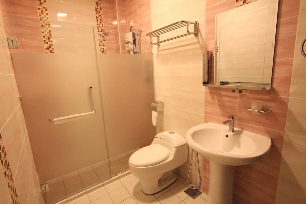 Ian's 5th Home - photo 7