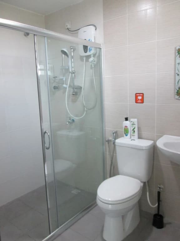 Dzel Homestay Station 18 Ipoh Tiara Lake - photo 9