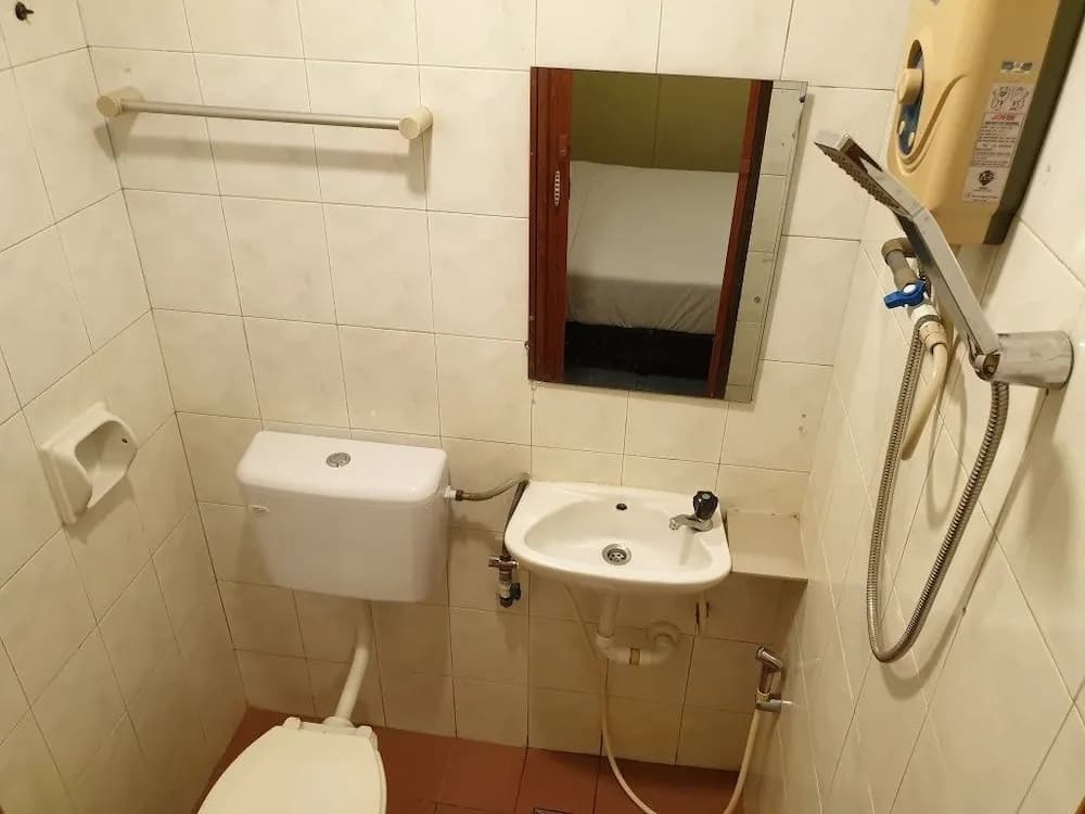 OYO 536 Fully Hotel Johor Jaya - photo 11
