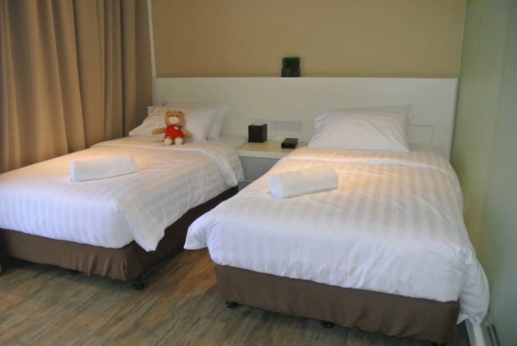 T Hotel Macallum - photo 7