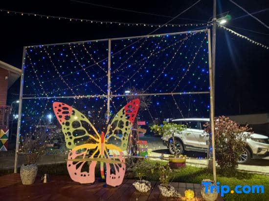 Medan Bunga Raya Resort - photo 6