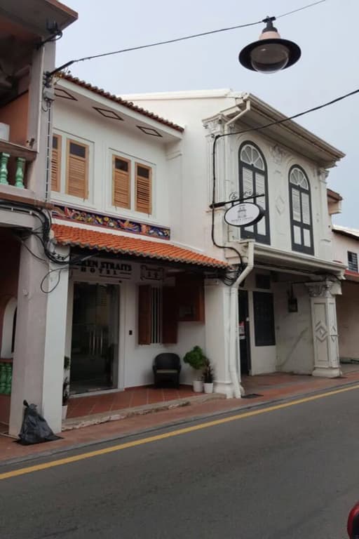 Heeren Straits Hotel - photo 1
