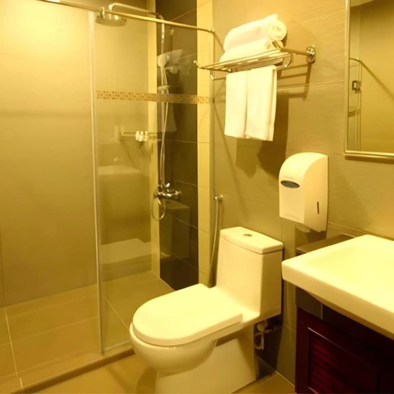 Capital O Rail Hotel - photo 8