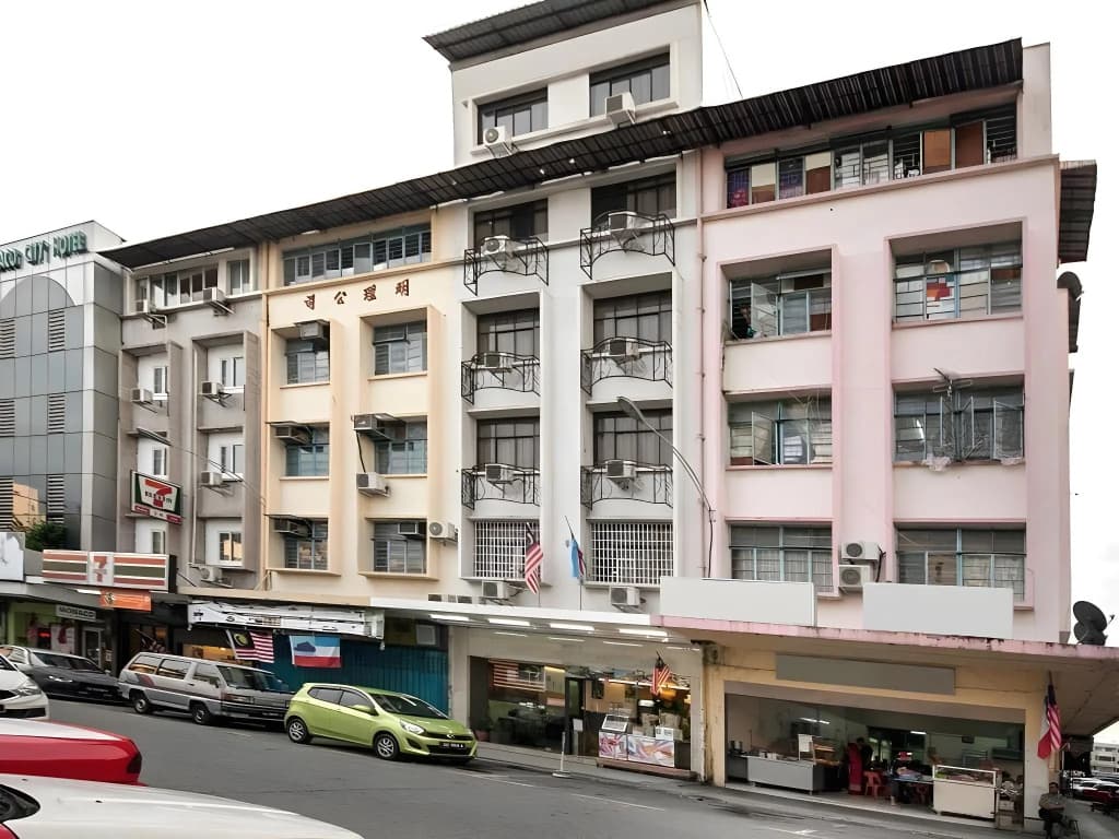 Sri Iskandar Hotel - photo 21