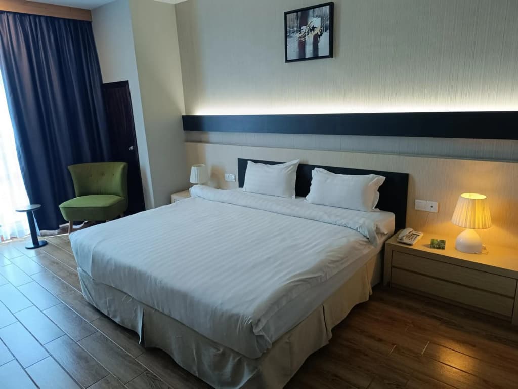 Lintas Platinum Hotel - photo 3