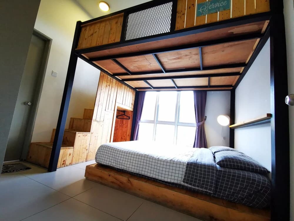 The Woodz Thematic Homestay - photo 2