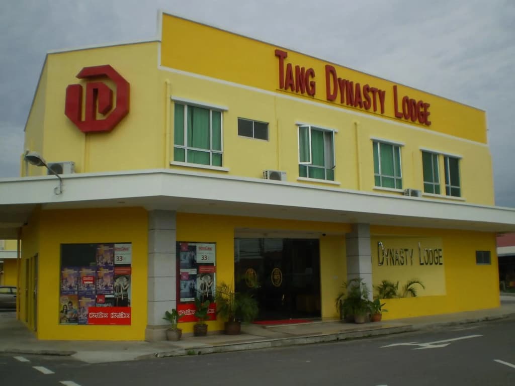 Tang Dynasty Lodge Tuaran - photo 3