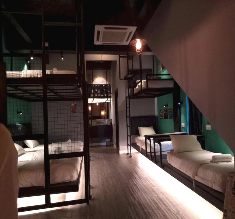 Tube Hotel Melaka - photo 14