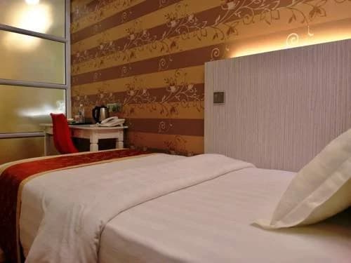 Studio8 Inn - photo 1