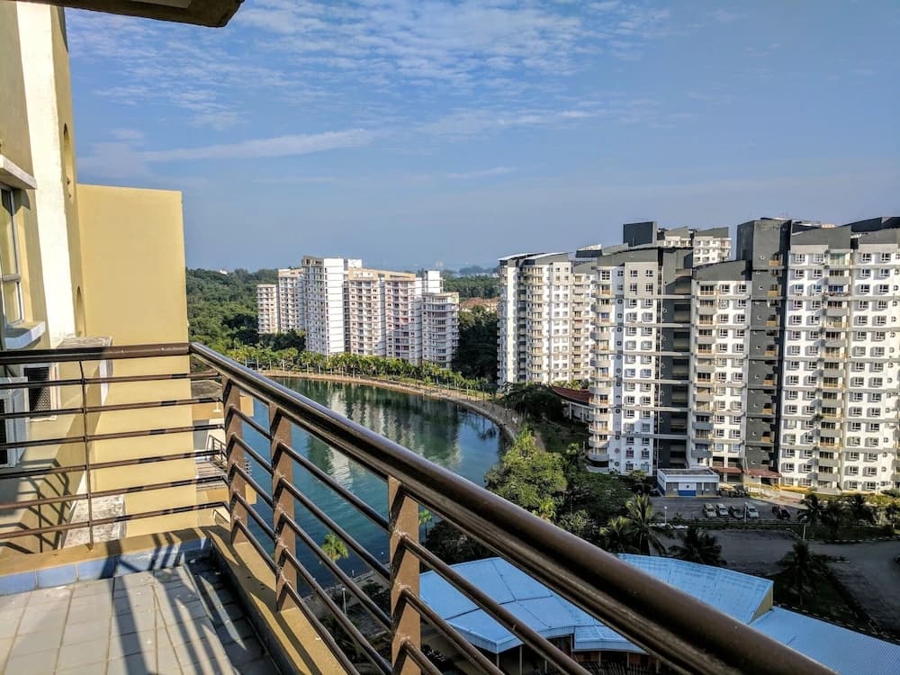 Themed Apartments @ Straits View Villas - photo 4