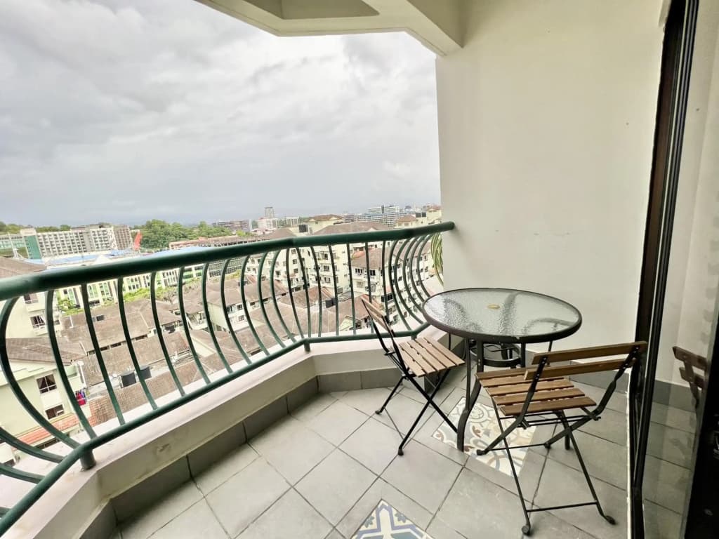 PENTHOUSE MARINA COURT VACATION HOME 5 BEDROOMS KOTA KINABALU 15pax - photo 8