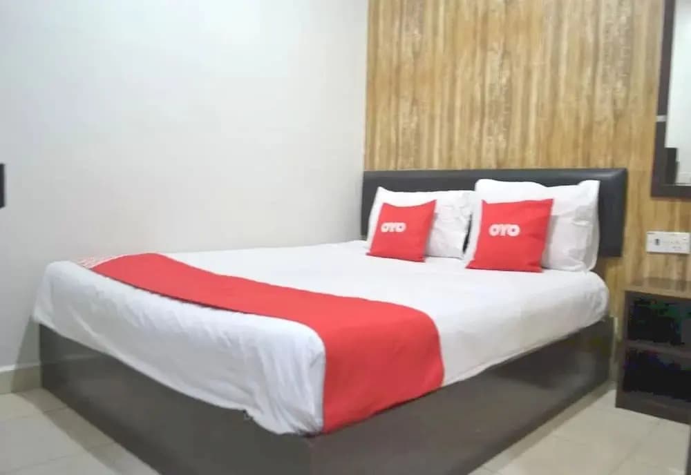 OYO 89715 CK Hotel 2 - photo 7