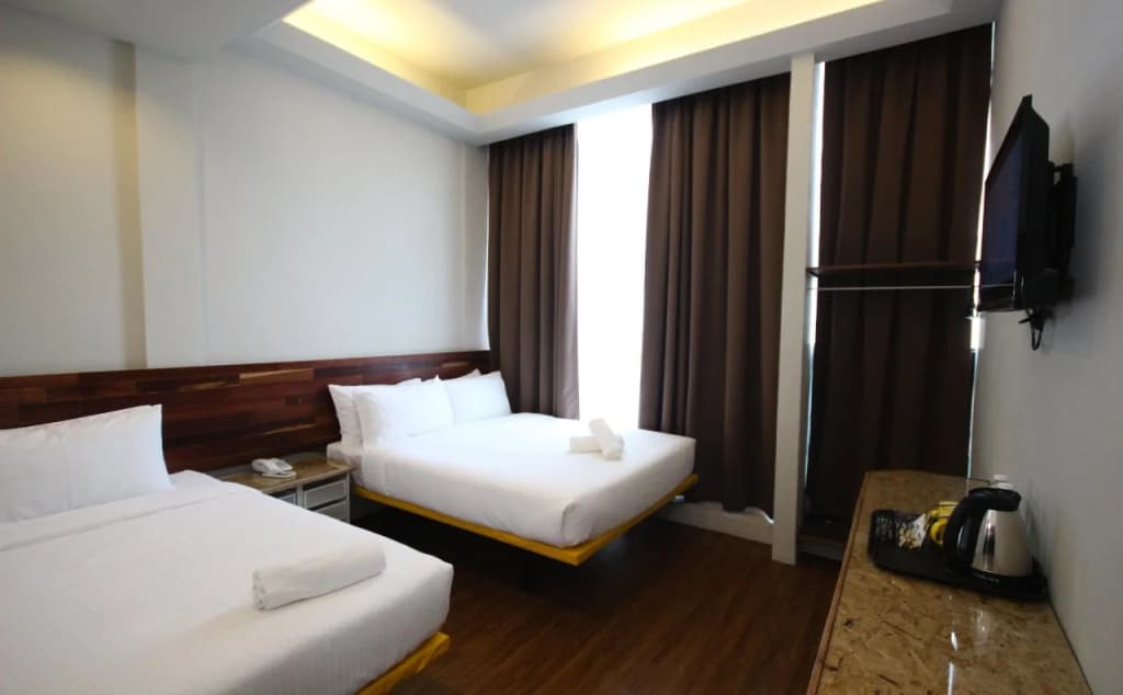 The Riverbank Hotel - photo 7