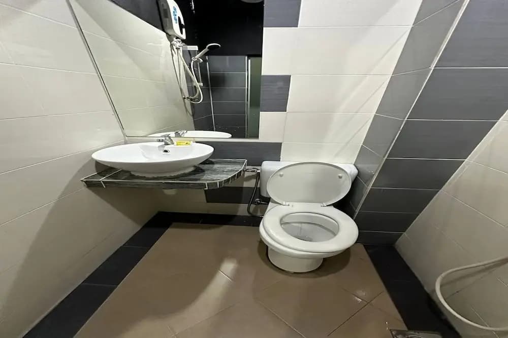 Bull & Bear Airport Hotel Langkawi - photo 9