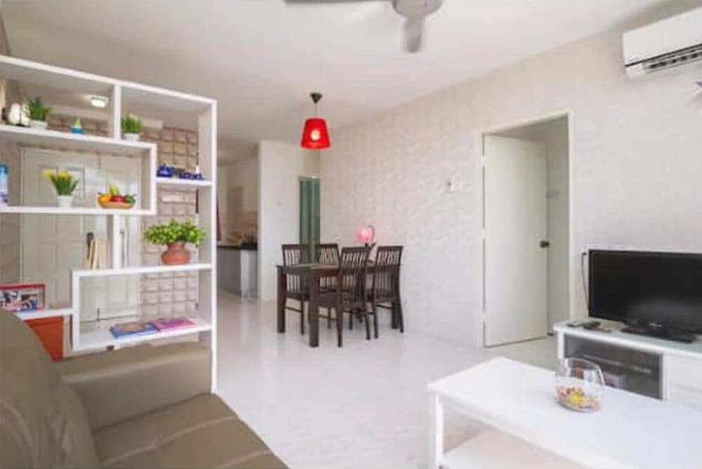 Taman Kristal Apartment - photo 2