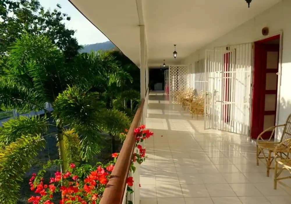 Red Door Apartments - photo 3