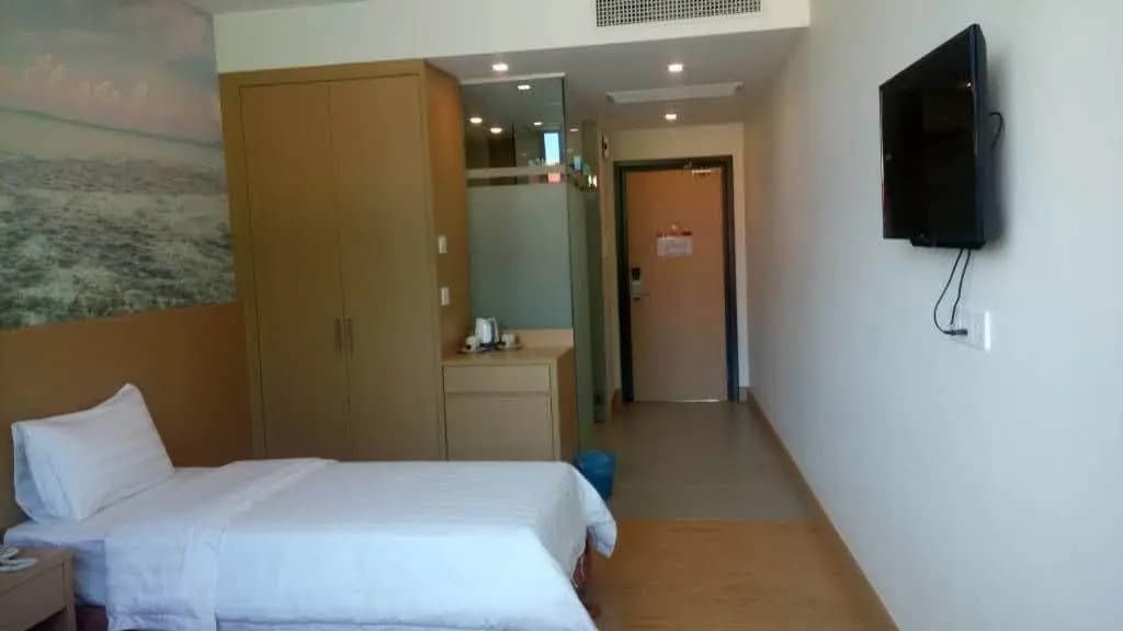 D Arc Hotel - photo 5