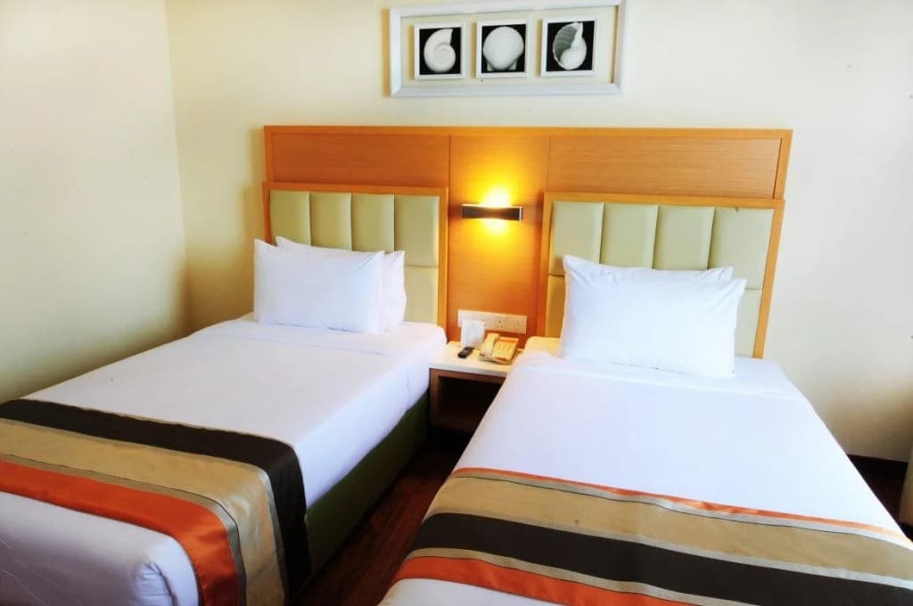 Hotel Sentral Seaview - photo 3