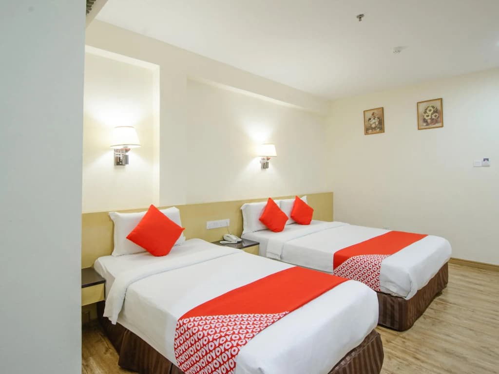 OYO 371 Grand Eastern Hotel - photo 4