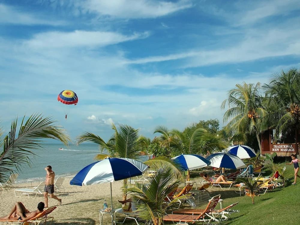 Expats Nook Beach Resort - photo 27