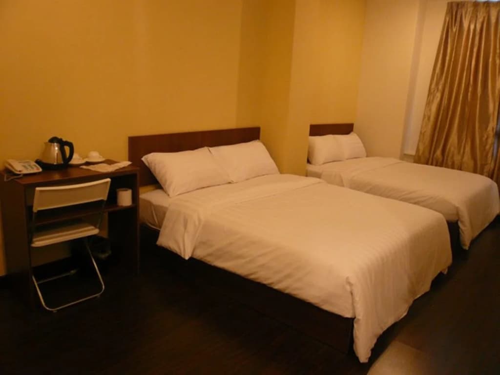 101 Lake View Hotel Puchong - photo 4