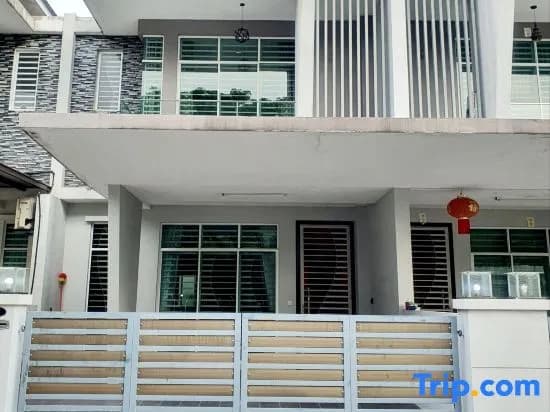 Modern Stylish 2Storey House 8Pax@Alma Jusco AEON @ Jovial - photo 1