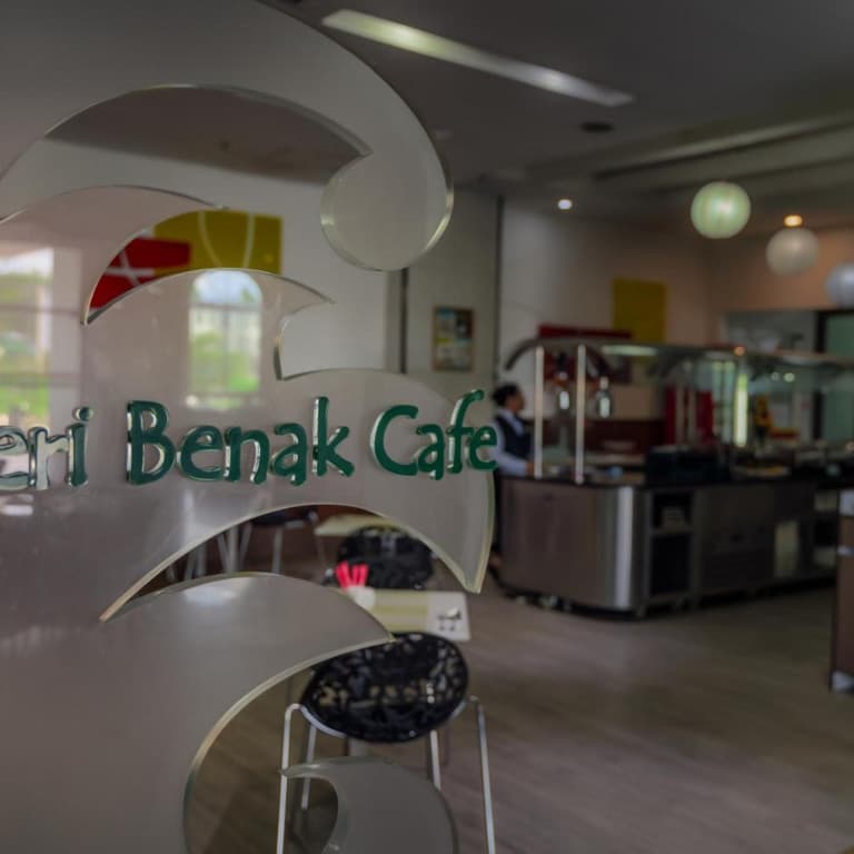 Seri Simanggang Hotel - photo 24