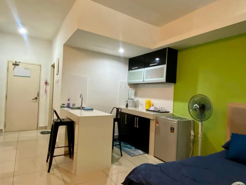 Private Studio Viana Court Service Apartment 2 with private parking - photo 10