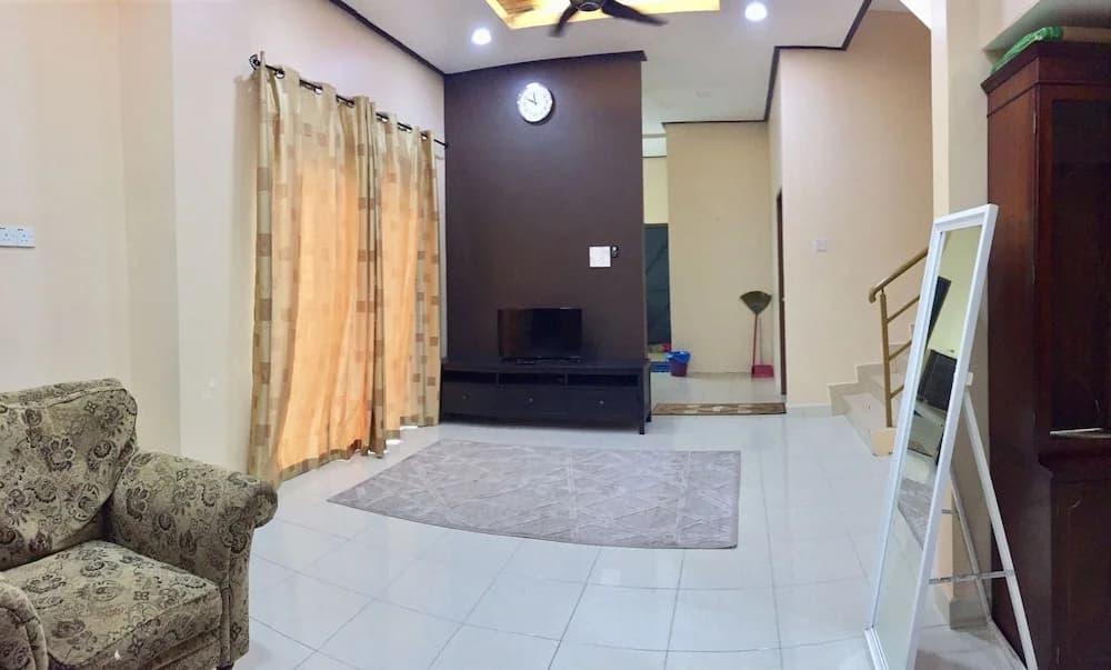 Lily Homestay Kangar - photo 7