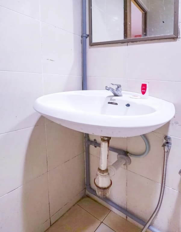 OYO 90486 Station Hotel - photo 9