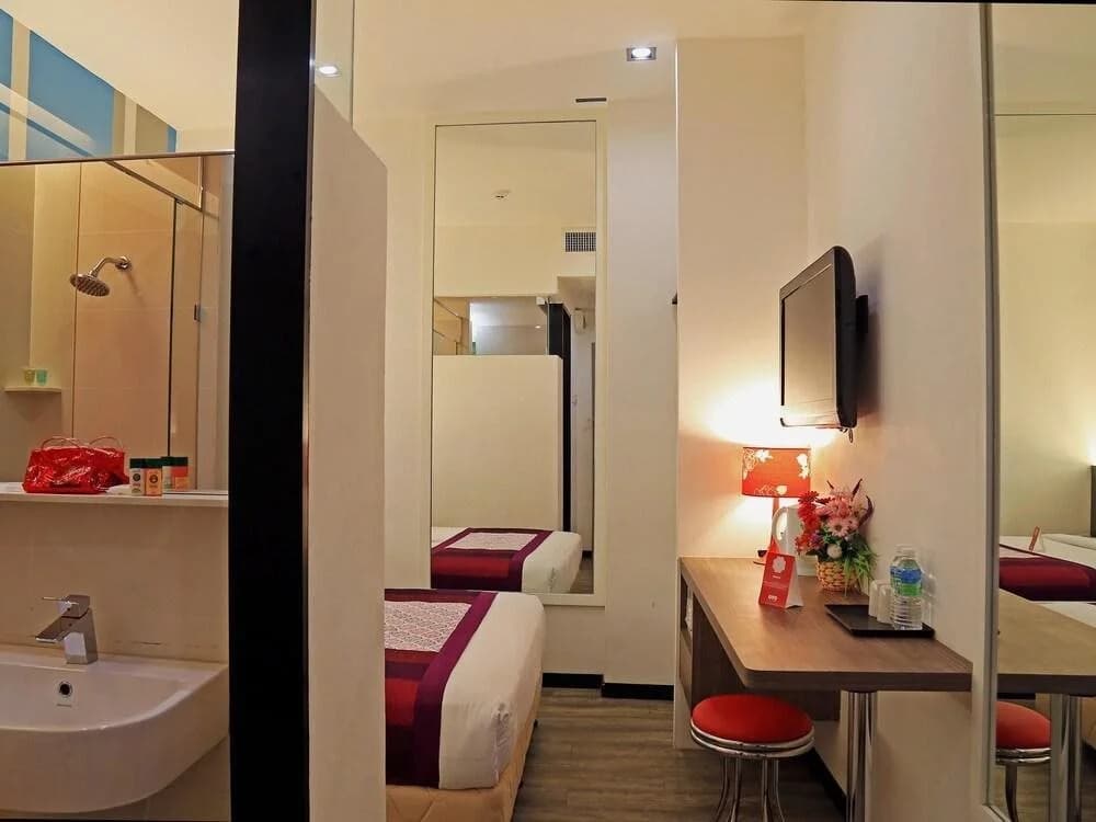 HelicoNia Hotel by OYO Rooms - photo 4