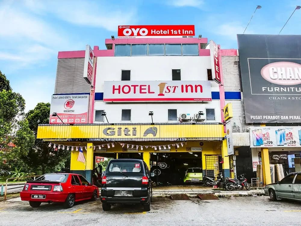 OYO 89639 1st Inn Hotel, Seksyen 20 - photo 1