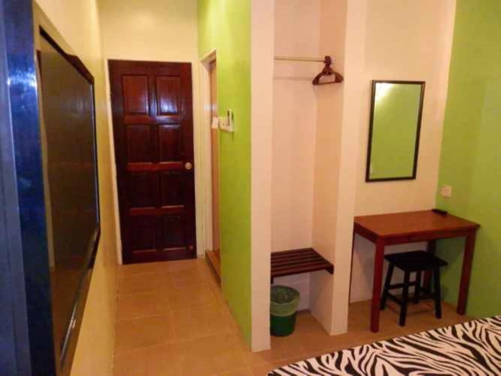 Travellers Planet Hotel & Guest House - photo 12