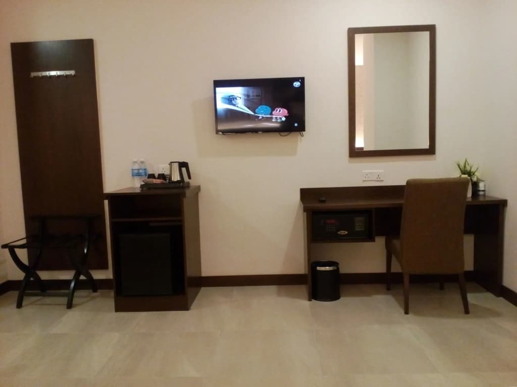 Sunrise Hotel - photo 5