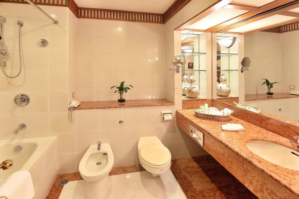 The Jesselton Hotel - photo 8