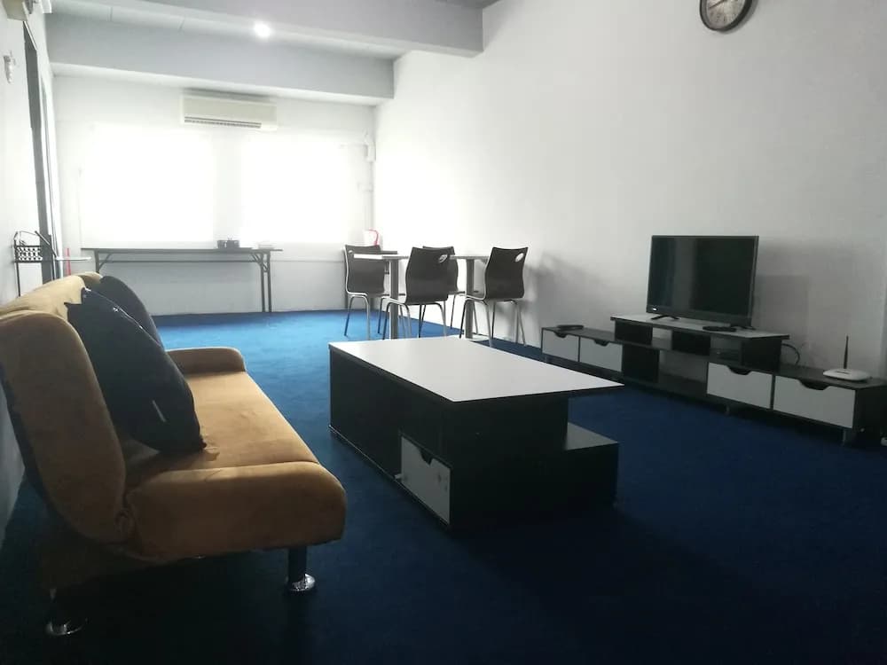 Oceanus Backpackers Hostel - photo 9