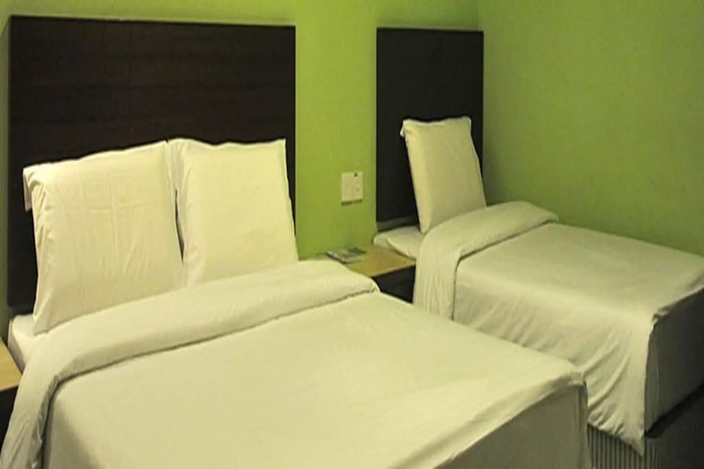 Golden Bay Hotel - photo 16