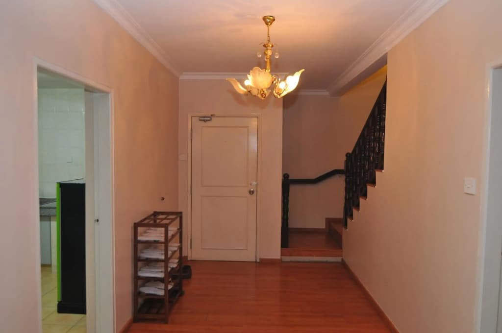 Marina Court-5Bilik 3Tandas 2Tingkat Penthouse 2Parkir Percuma Maksimum 22Org Termsk Kanak2 & Marina Court 6Bilik 4Tandas 2RuangTamu 2Dapur 2 Parkir Percuma Maksimum 14Org Termsk Kanak2 - photo 12