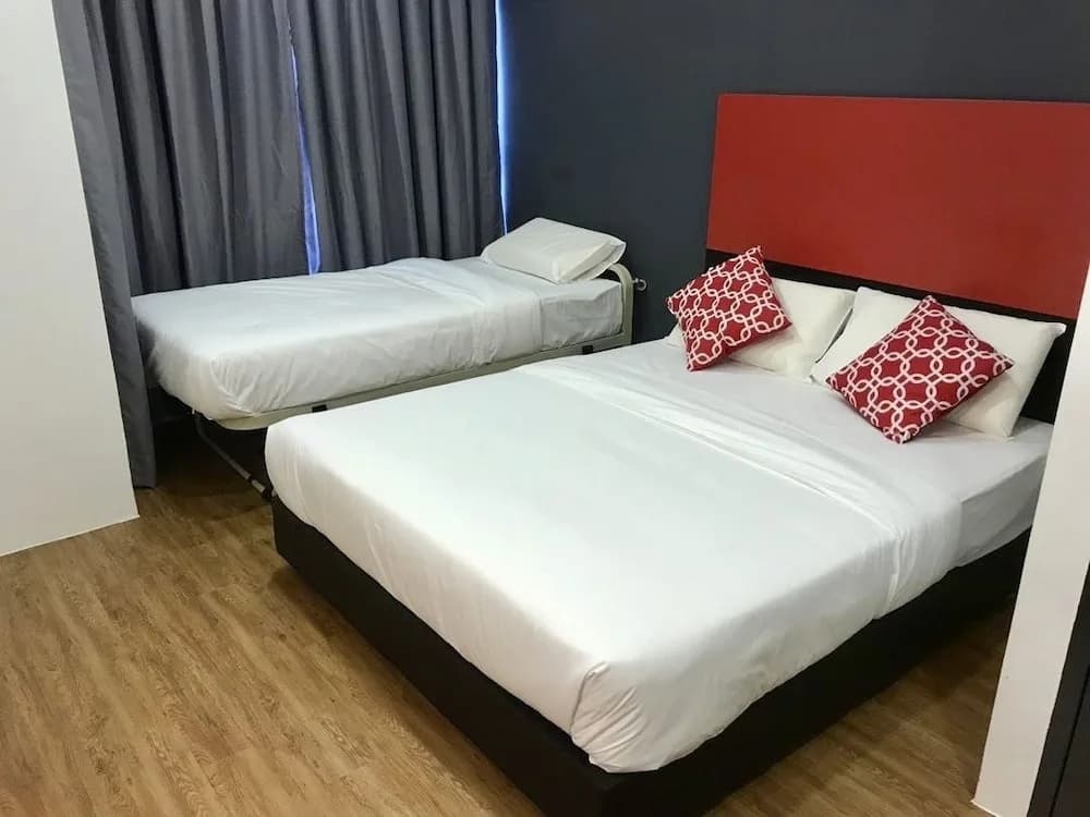 The Red Hotel - photo 2