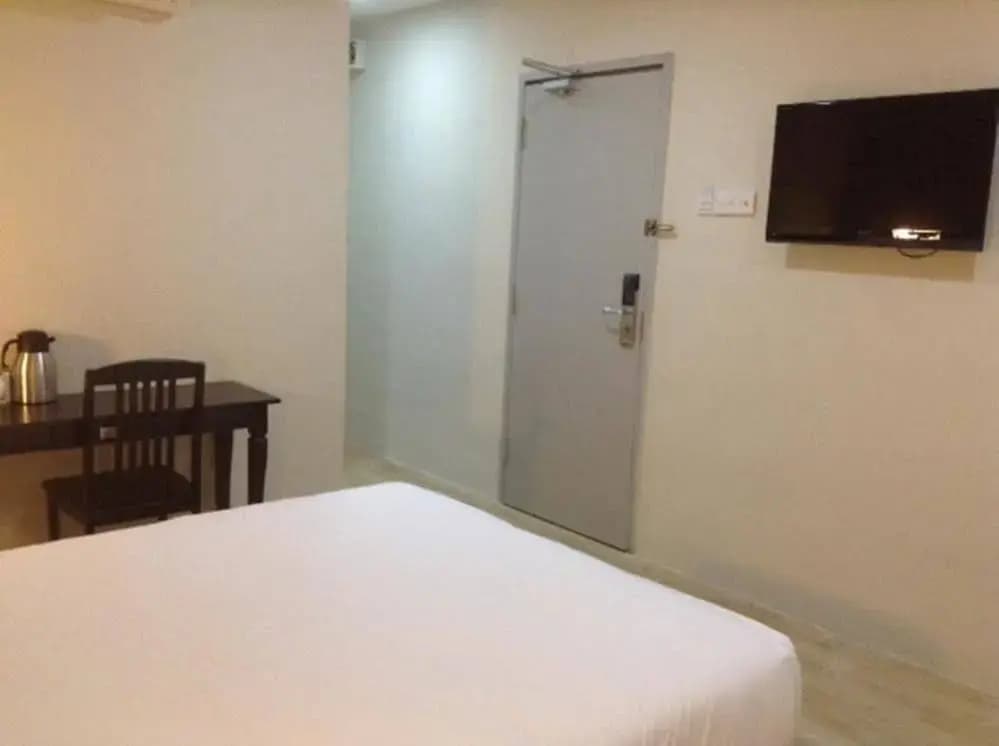 Biz Hotel Shah Alam - photo 7
