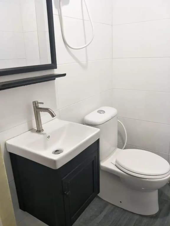 S Avenue Hotel - photo 11