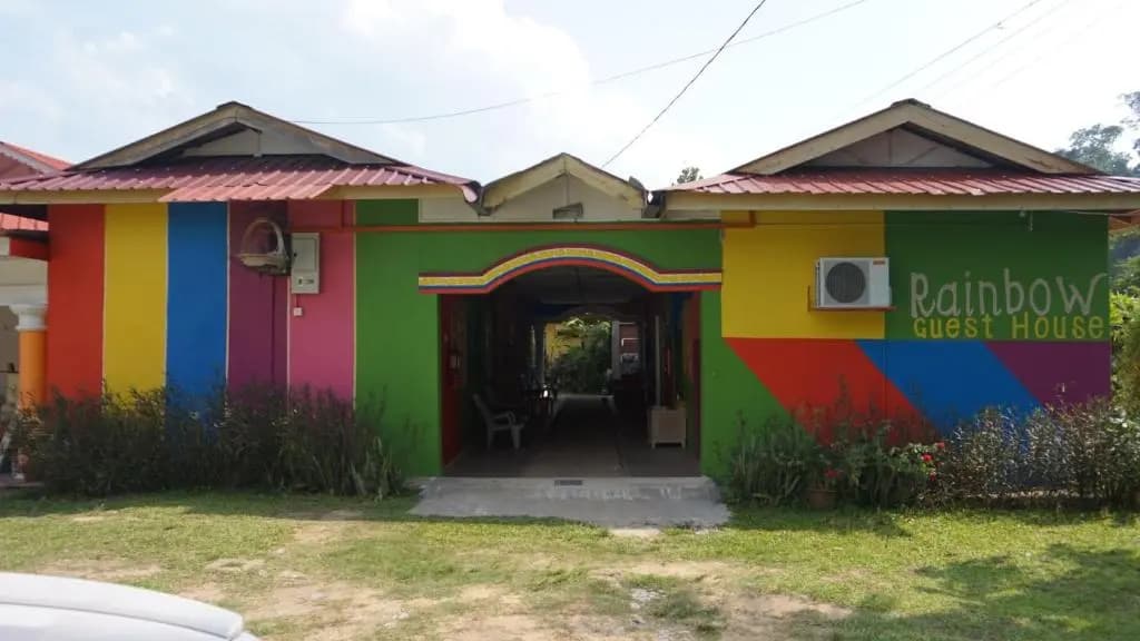 Taman Negara Rainbow Guest House - photo 5