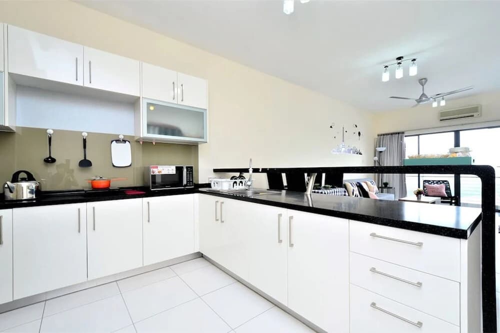 6-8 pax SetiaWalk 5min LRT Cozy Apartment Puchong - photo 19