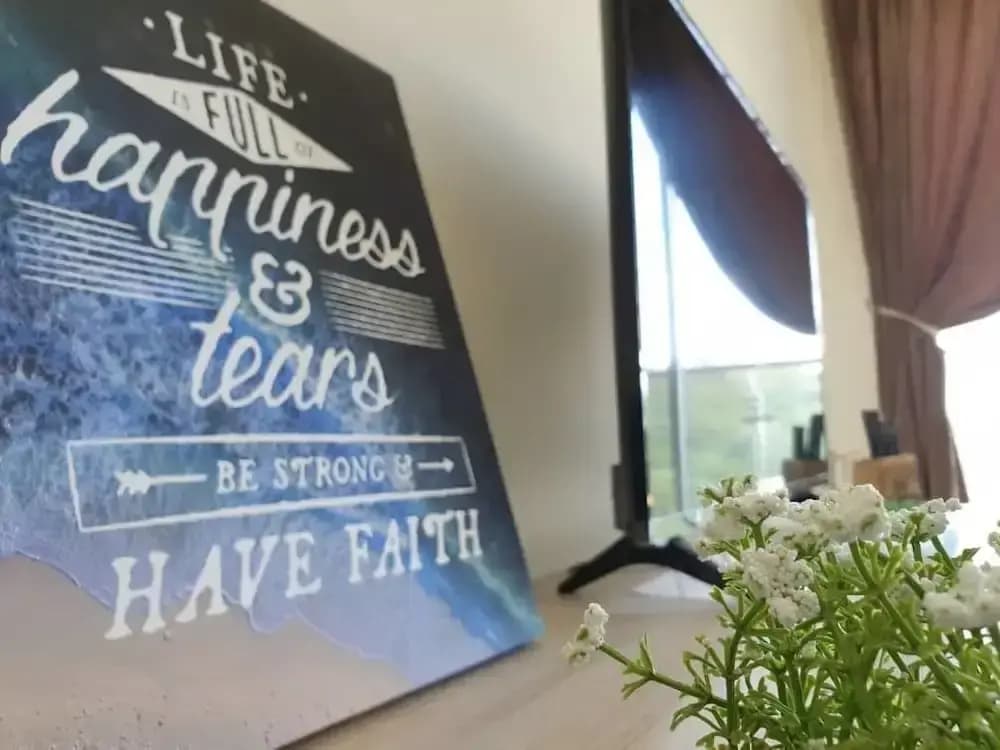 Stay Awhile at Aeropod Sovo Studio - photo 6